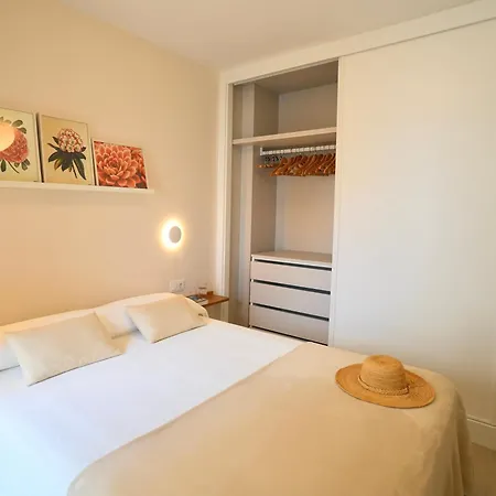 Minimalist Canteras Apartment